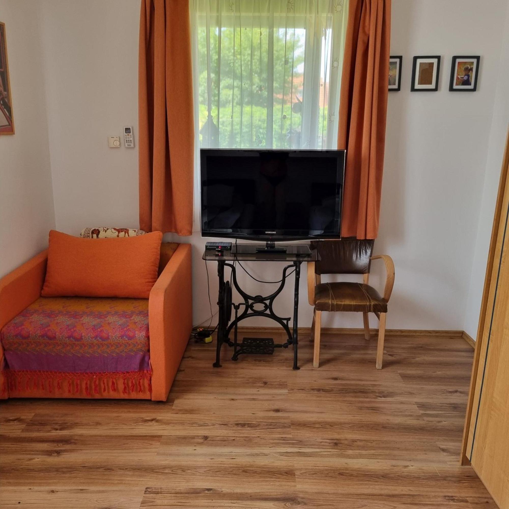 Kertvarosi Apartman Tiszaújváros Exteriér fotografie
