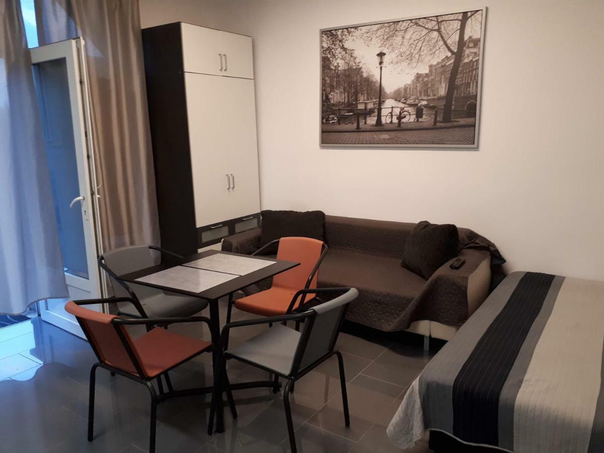 Kertvarosi Apartman Tiszaújváros Exteriér fotografie